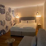 Safranberg & Sauna Hotel 3*