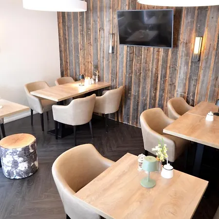 Safranberg & Sauna ホテル 3*