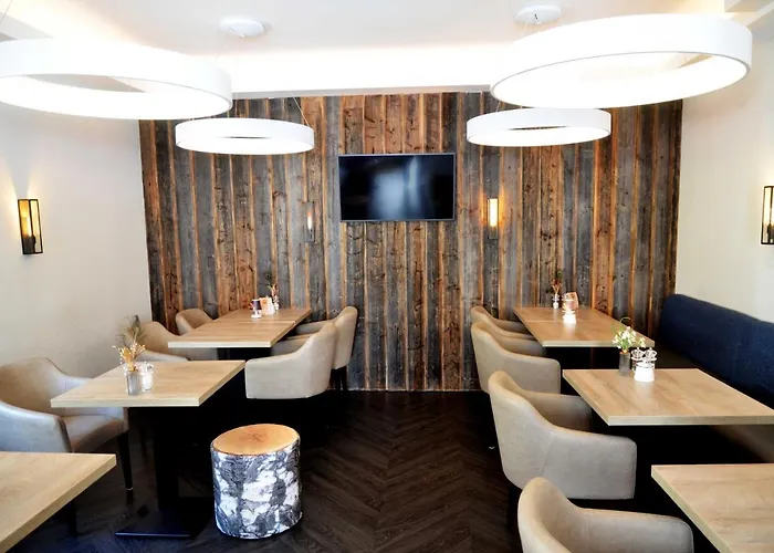 Safranberg & Sauna Готель