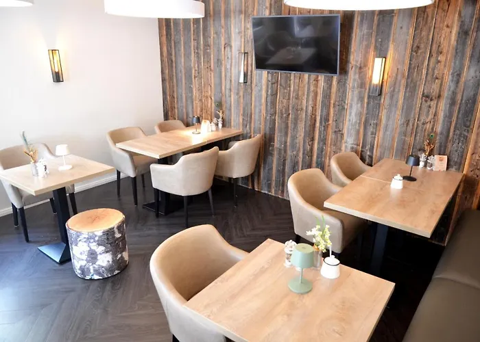 Safranberg & Sauna Готель 3*