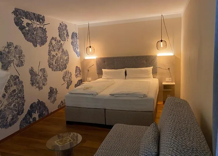 Safranberg & Sauna 酒店 3*